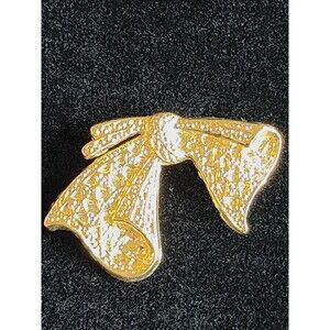 Vintage Signed AAI  Gold-Tone Textured Bow Brooch Pin Ribbon